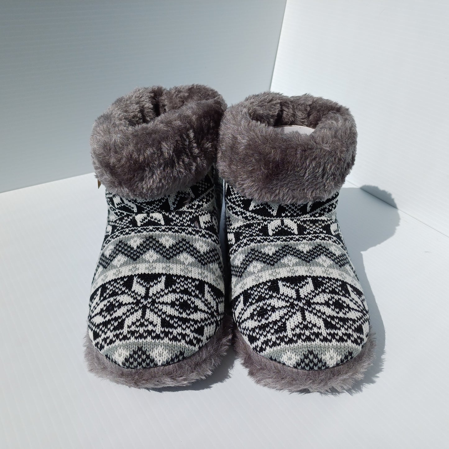 Grey Print Cozy slippers